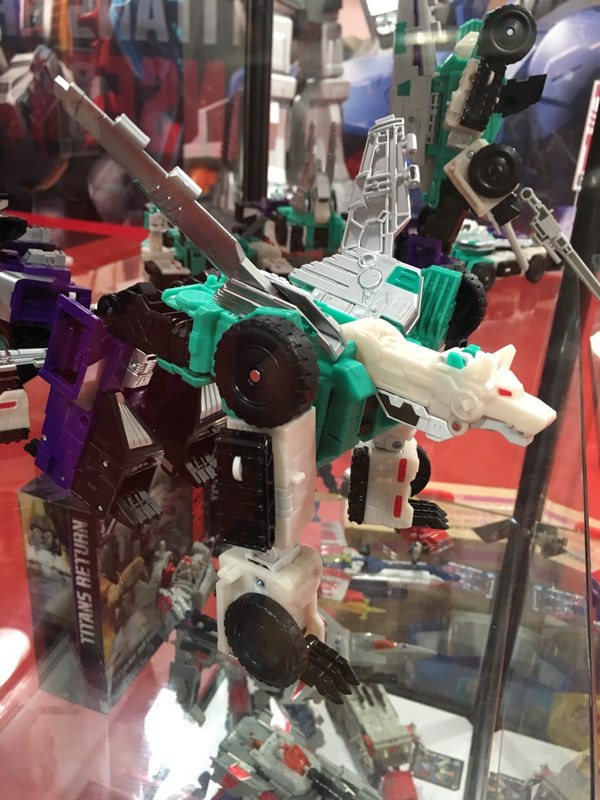 Cybertron Con 2016   Titans Return Sixshot Detailed Display Photos  19 (19 of 27)